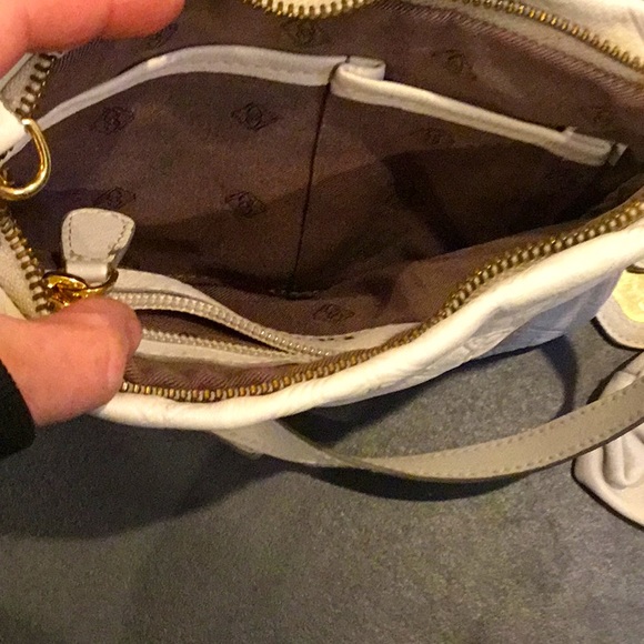 *NEW* DESA leather cream crossbody bag with coin wallet keychain dust bag - Picture 6 of 10